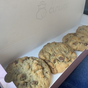 Crumbl - Turlock - Chocolate chip cookies - Bakeries Near Me - Turlock, California Crumbl - Turlock - Chocolate chip cookies - Bakeries Near Me - Turlock, California