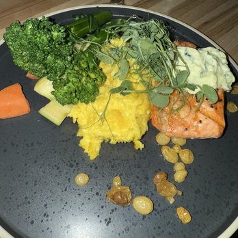 Jackalope's Bar and Grill - Salmon - American Near Me - Fish Camp, California
