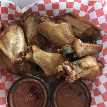 Dell's Pizza - Traditional Wings - Pizza Near Me - Casa Grande, Arizona