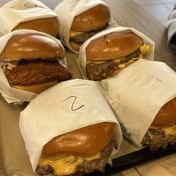Burger Prime - Chili Cheese Burger and Smash Burgers