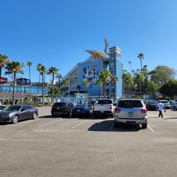 Dodger Stadium - Parking Lot G - Stadiums & Arenas Near Me - Los Angeles, California
