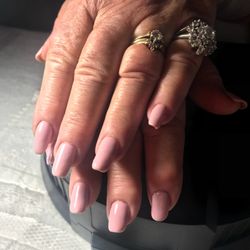 Hidden Gem Nails - Beautiful natural nail with gel.