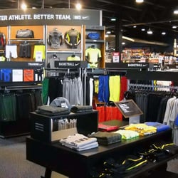DICK'S Sporting Goods