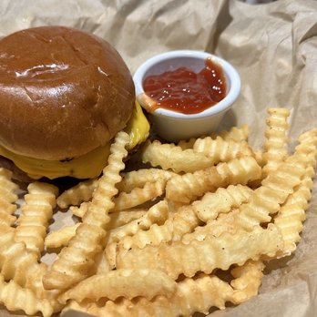 The Local - Turkey burger - Restaurants Near Me - Elizabeth, New Jersey The Local - Turkey burger - Restaurants Near Me - Elizabeth, New Jersey