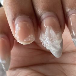 Kitchen Nail Bar - Santana Row - Broken acrylic nail