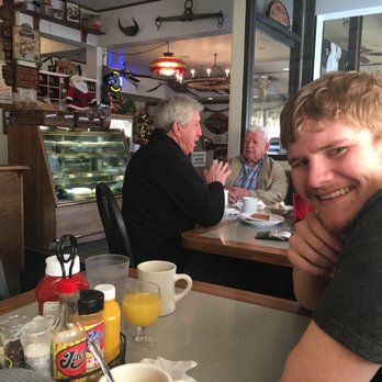 Jack's Restaurant & Bakery - Breakfast on the way home! - American Near Me - Bishop, California