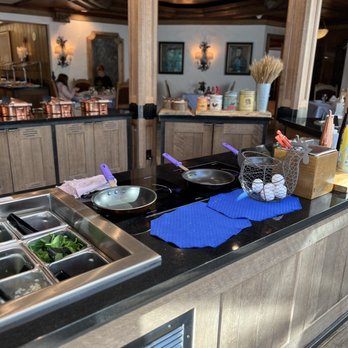 Ludwig's Restaurant - Custom omelette station - Breakfast & Brunch Near Me - Vail, Colorado Ludwig's Restaurant - Custom omelette station - Breakfast & Brunch Near Me - Vail, Colorado