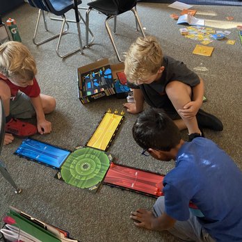 Pembroke Hill School - Learning how to construct patterns that work - Preschools Near Me - Kansas City, Missouri Pembroke Hill School - Learning how to construct patterns that work - Preschools Near Me - Kansas City, Missouri