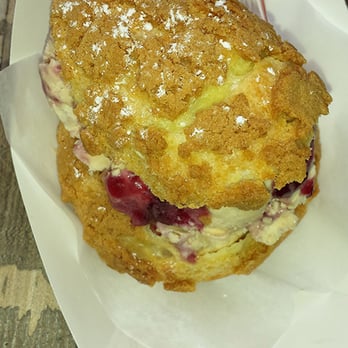 Bakerbots Baking  - pastry puff with peanut butter and jelly ice cream - Desserts Near Me - Toronto, Ontario