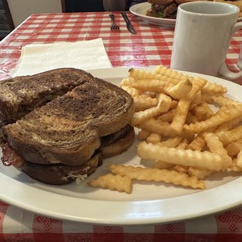 Riverside Diner - Patty melt - Breakfast & Brunch Near Me - St Louis, Missouri Riverside Diner - Patty melt - Breakfast & Brunch Near Me - St Louis, Missouri