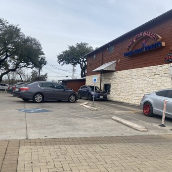 Round Rock Donuts - Drive through - Bakeries Near Me - Round Rock, Texas Round Rock Donuts - Drive through - Bakeries Near Me - Round Rock, Texas