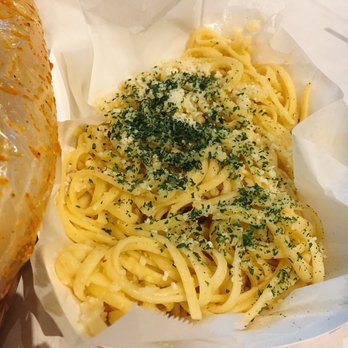Cap't Loui - Garlic noodles!! SO good with the Louisiana sauce!! - Cajun/Creole Near Me - Duluth, Georgia