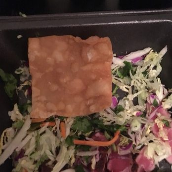 Houlihan's - Thing 1 aka: A greasy wonton crisp amid "Asian slaw", char-crusted ahi  tuna & a mysterious lime wedge - Bars Near Me - Lee's Summit, Missouri