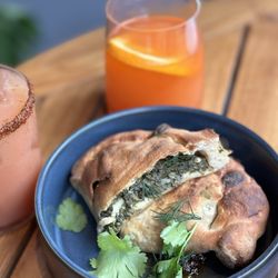 Ela - Hot pocket with spinach and feta