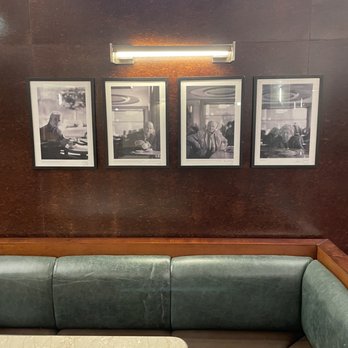 Kavárna Slavia - Art and booth - Cafes Near Me - Praha 1, Puerto Rico