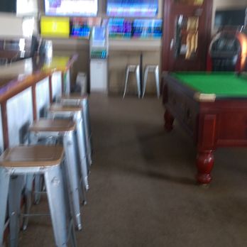 Shamrock Hotel - Inside - Bars Near Me - Rochester, VIC