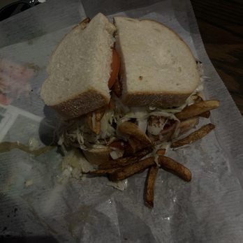 Primanti Bros. Restaurant and Bar - Sandwiches Near Me - Pittsburgh, Pennsylvania Primanti Bros. Restaurant and Bar - Sandwiches Near Me - Pittsburgh, Pennsylvania