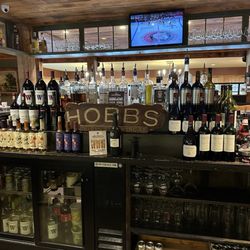 Hobbs Tavern & Brewing - Bar area