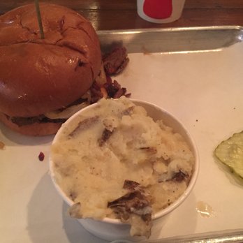 Badlands BBQ - Doesn't look appetizing but it's actually pretty good - Barbeque Near Me - Norco, California