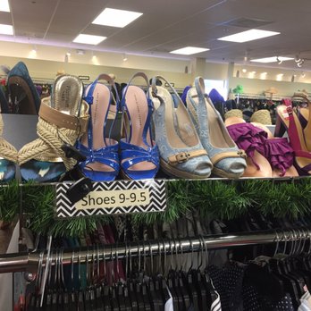 Style Encore - Stuart - Everything is very organized and well labeled - Women's Clothing Near Me - Stuart, Florida