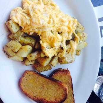 Al's Deli - Scramble eggs with potatoes and bread - Sandwiches Near Me - Auckland, AUK