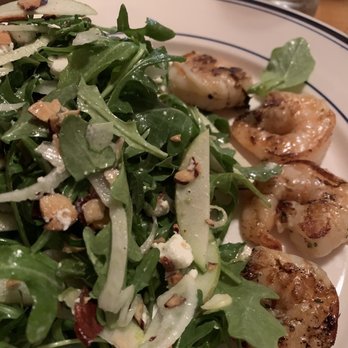 Finback Alehouse - Garden salad with shrimp - Gastropubs Near Me - Bar Harbor, Maine