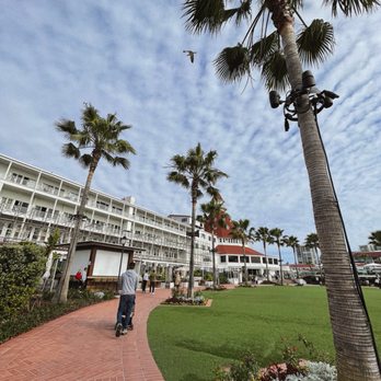 Hotel del Coronado, Curio Collection by Hilton - Courtyard - Coronado, CA