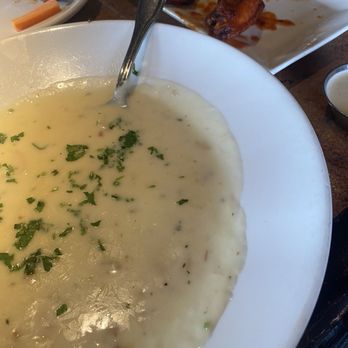 Melville Tavern - American Near Me - Monterey, California