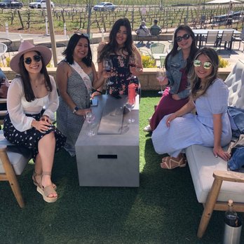 Tour del Vino - Alask winery . Super chill , laid back w a pretty view - Wine Tours Near Me - Temecula, California