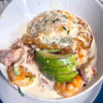 Sarabeth's Key West - Shrimp and grits - American Near Me - Key West, Florida Sarabeth's Key West - Shrimp and grits - American Near Me - Key West, Florida