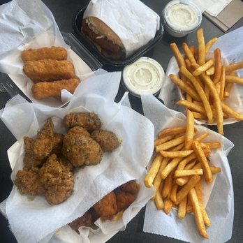 Hot Wings Paradise - Lemon pepper boneless Mild boneless Mozzarella sticks Mild chicken sandwich - Chicken Wings Near Me - Glendale, California Hot Wings Paradise - Lemon pepper boneless Mild boneless Mozzarella sticks Mild chicken sandwich - Chicken Wings Near Me - Glendale, California