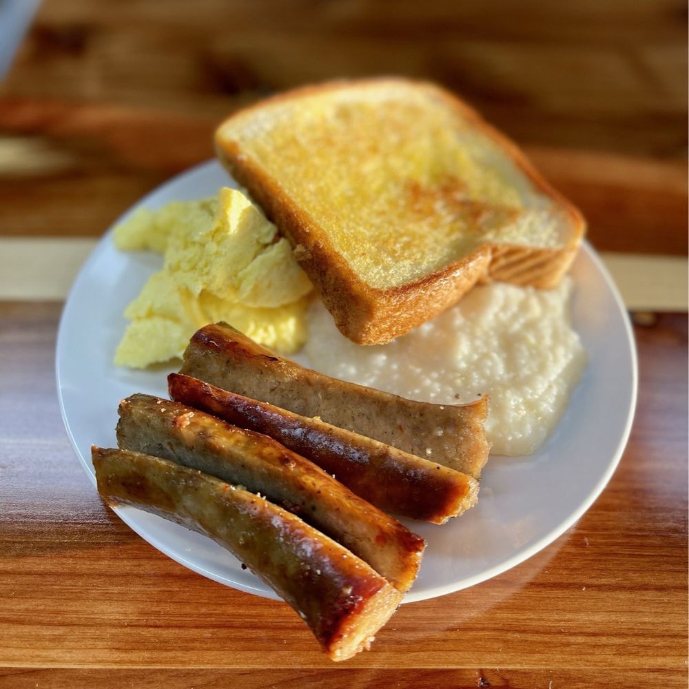 Chicken De-Lite - Extra Toast (1) Grits, Small 1 Egg - Chicken Shop Near Me - Thomasville, Georgia