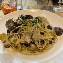 Spaghetti alla vongole Spaghetti alla vongole