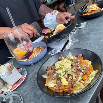 Leeland House - House Red Sangria, Chicken Biscuit, Brisket Hash, Shrimp and Grits - Breakfast & Brunch Near Me - Houston, Texas