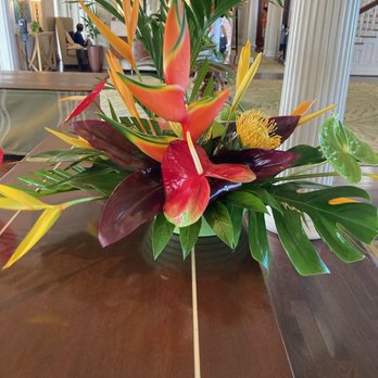 Lanikai Wedding - Amazing floral arrangement. Mahalo to Lanikai Wedding. - Wedding Planning Near Me - Kailua, Hawaii