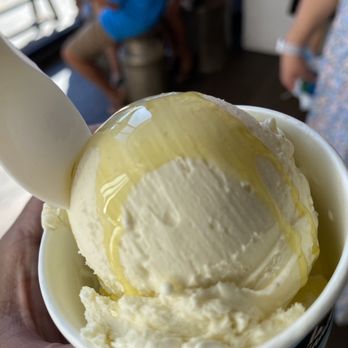 à la minute - Olive oil vanilla - Ice Cream & Frozen Yogurt Near Me - Redlands, California