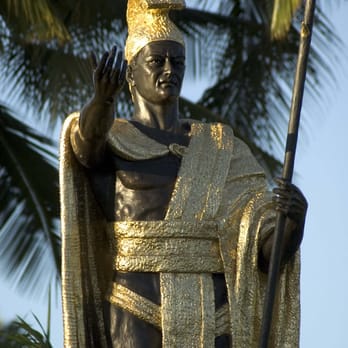 Kamehameha The Great Statue - Very ornate gold statue. - Landmarks & Historical Buildings Near Me - Hilo, Hawaii
