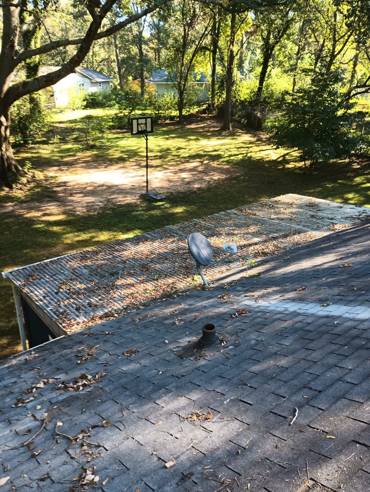 Slide of T & R Roofing