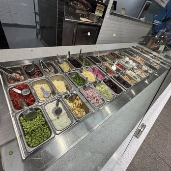 Chopt Creative Salad Co. - Choose your ingredients - Vegetarian Near Me - Paramus, New Jersey