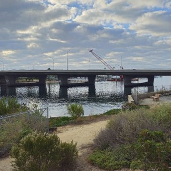 Castaways Park - Parks Near Me - Newport Beach, California