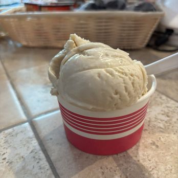 Mimi's Handmade Ice Cream - Baileys with cinnamon crunch underneath - Ice Cream & Frozen Yogurt Near Me - Arlington, Virginia Mimi's Handmade Ice Cream - Baileys with cinnamon crunch underneath - Ice Cream & Frozen Yogurt Near Me - Arlington, Virginia