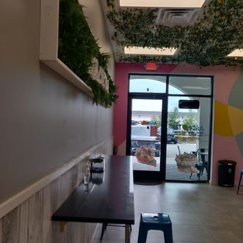 Juice Tap - the entrance to the juice tap - Acai Bowls Near Me - Jacksonville, Florida