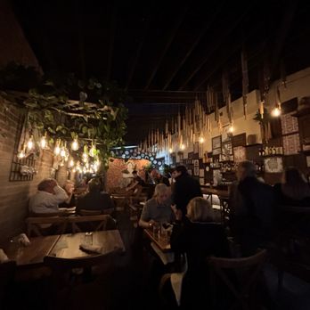 Talina - Very cute interior - Italian Near Me - Babylon, New York