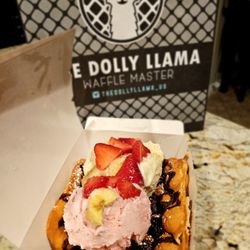 The Dolly Llama - My "Make your own" banana split version