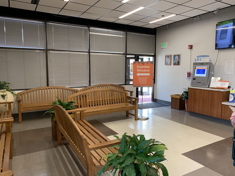 KAPALAMA HALE 48 Photos & 60 Reviews 925 Dillingham Blvd, Honolulu