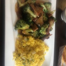 Roast pork with broccoli lunch special. Roast pork with broccoli lunch special.