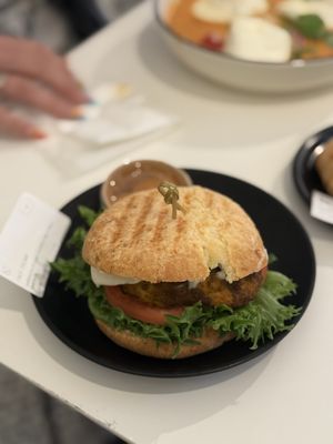 bōm dough cafe - inman square by null