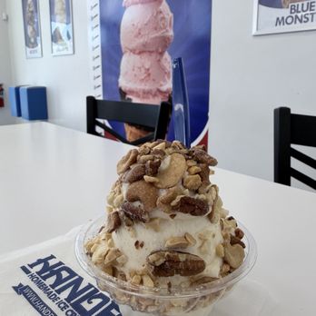 Handel’s Homemade Ice Cream - Smallest scoop of vanilla - Ice Cream & Frozen Yogurt Near Me - Reno, Nevada