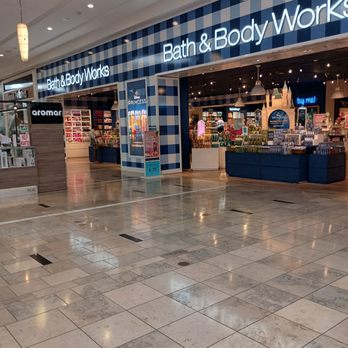 Broward Mall - Shopping Centers Near Me - Plantation, Florida Broward Mall - Shopping Centers Near Me - Plantation, Florida