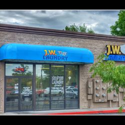 Jag's Laundromat - Great place to wash a kingsized comforter, and great customer service!